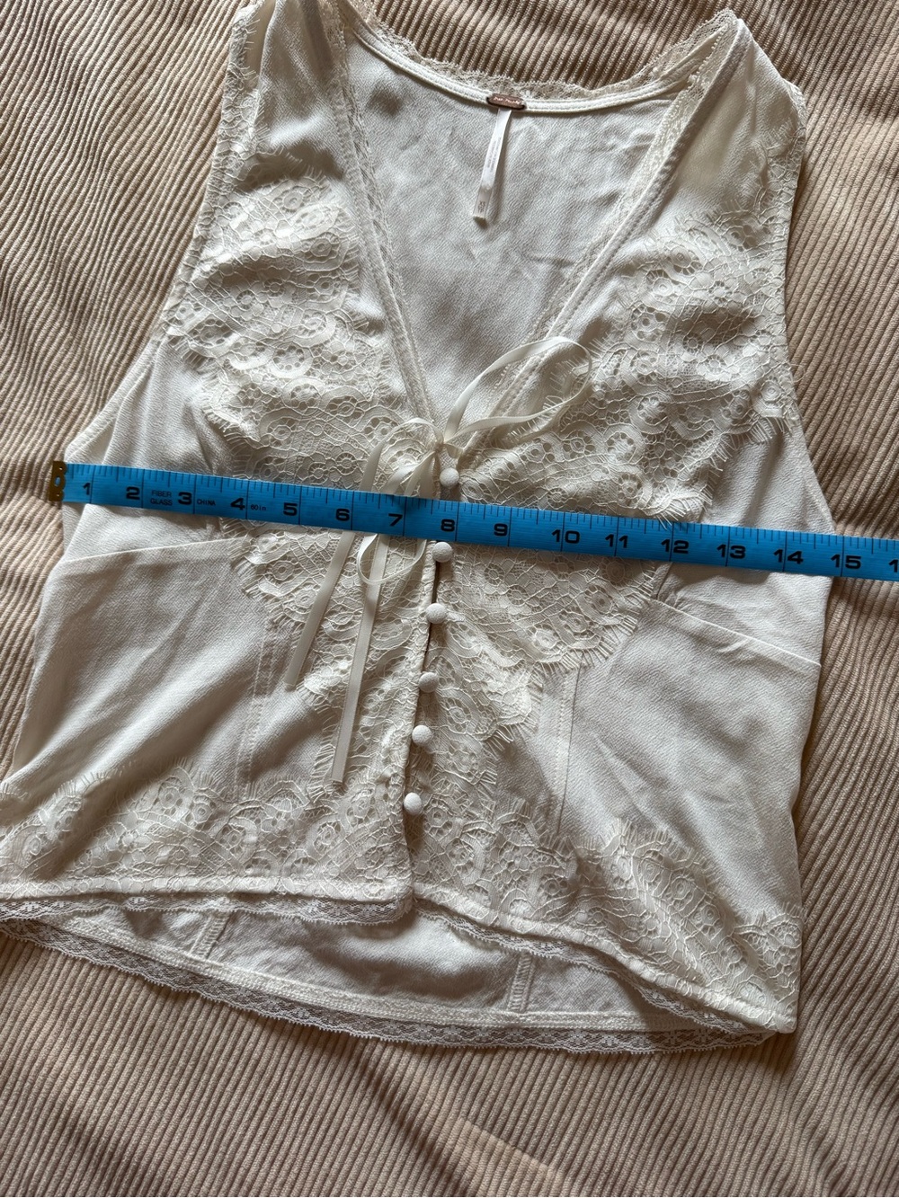 Free People Jaida Vest Top Tofu Ivory Eyelash Lace Button Front Tie XS - Picture 13 of 14